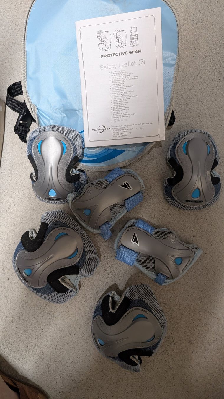 Schutz & Schoner: Rollerblade Schutzausrüstung Knie Ellbogen Grösse S – Gebraucht aus Winkel von AlinaAru