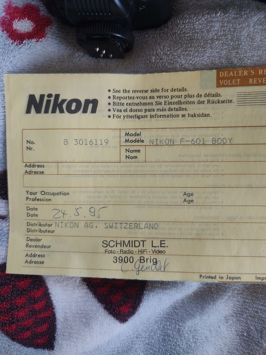 Nikon Fotocamera: Nikon F-601 mit Blitz und viel Zubehör – Usato da Wiler (Lötschen) venduto da mic_77ld 1
