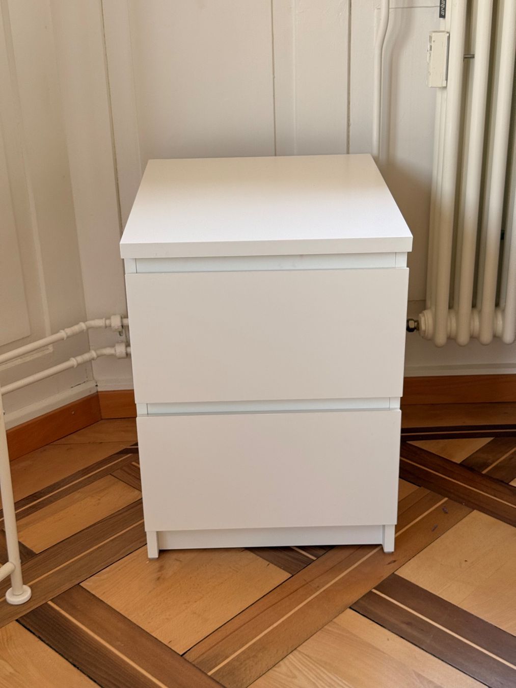 Ikea Comodini: Weiss Nachttisch – Usato da Zürich venduto da sof_jg7v