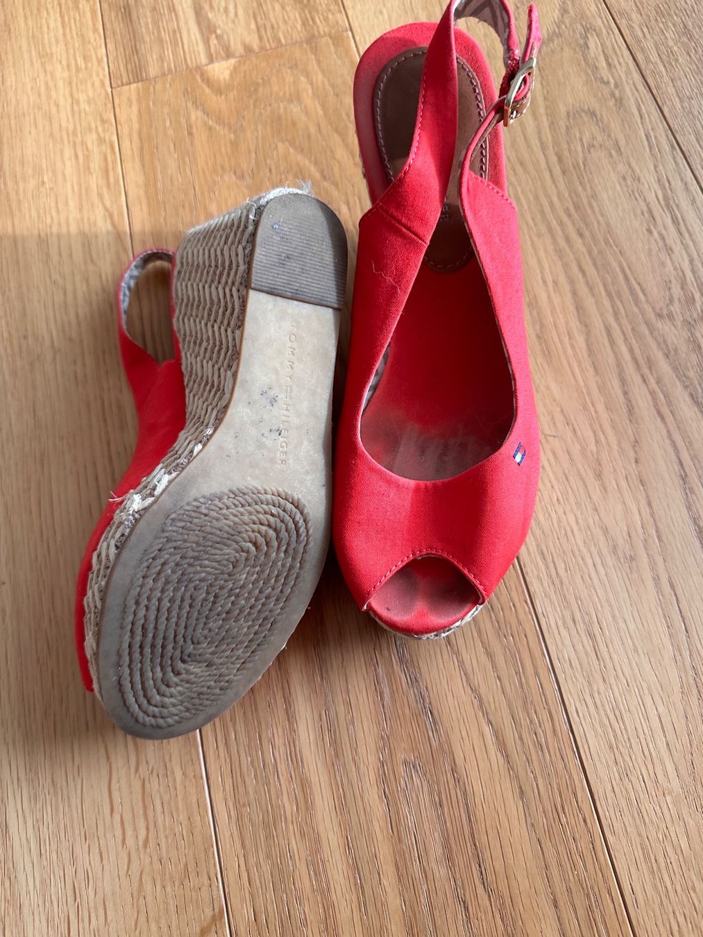 Tommy Hilfiger Chaussures femmes: Hilfiger Wedges 38 Tommy – D'occasion à Pfaffhausen par Klaras_second_hand 1