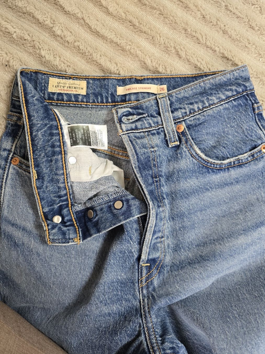 Levi's Jeans: Levis Jeans blau gerade geschnitten – Nuovo (secondo la descrizione) da Herisau venduto da ylb_dxc8 1