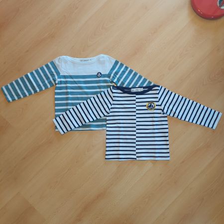 Lot de 2 t-shirts Petit Bateau, taille 110 cm