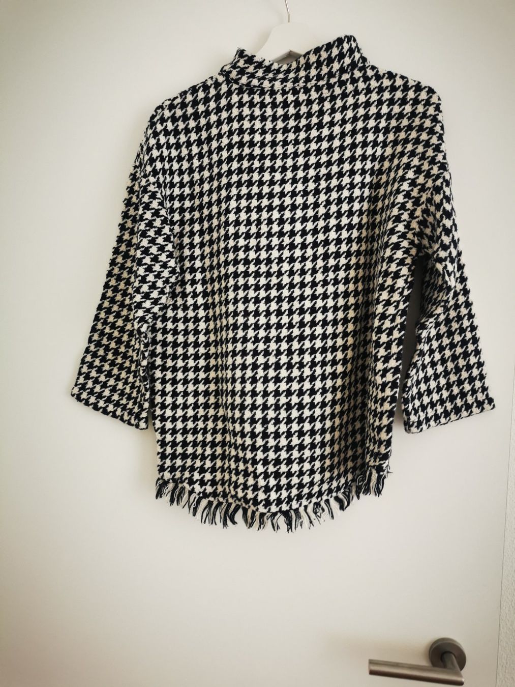 Pulls & Sweat-shirts: Zara Pullover Hahnentrittmuster Grösse S – D'occasion à Niedergösgen par lil_s6k8 2