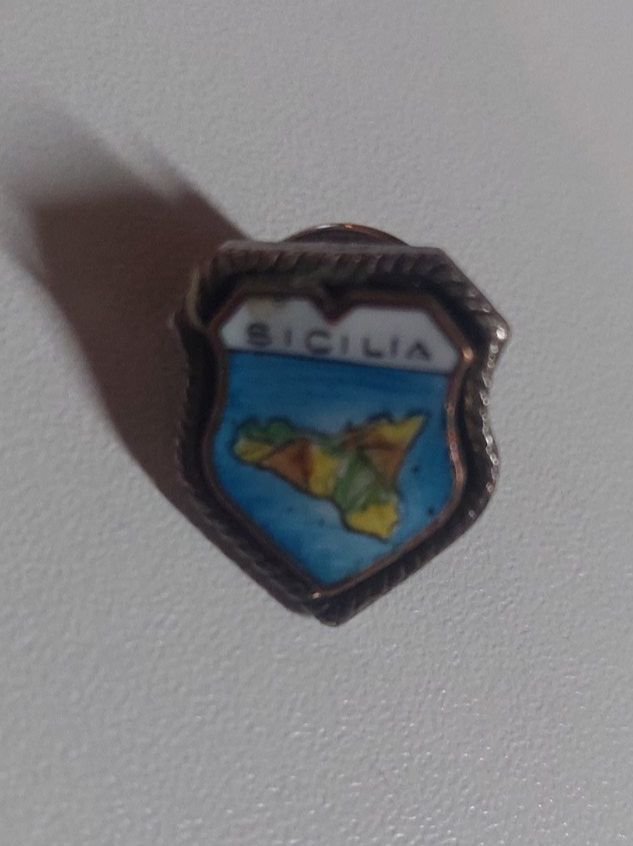 Placchette & Badge: Pin Sizilien – Usato da Erlinsbach venduto da pfunky