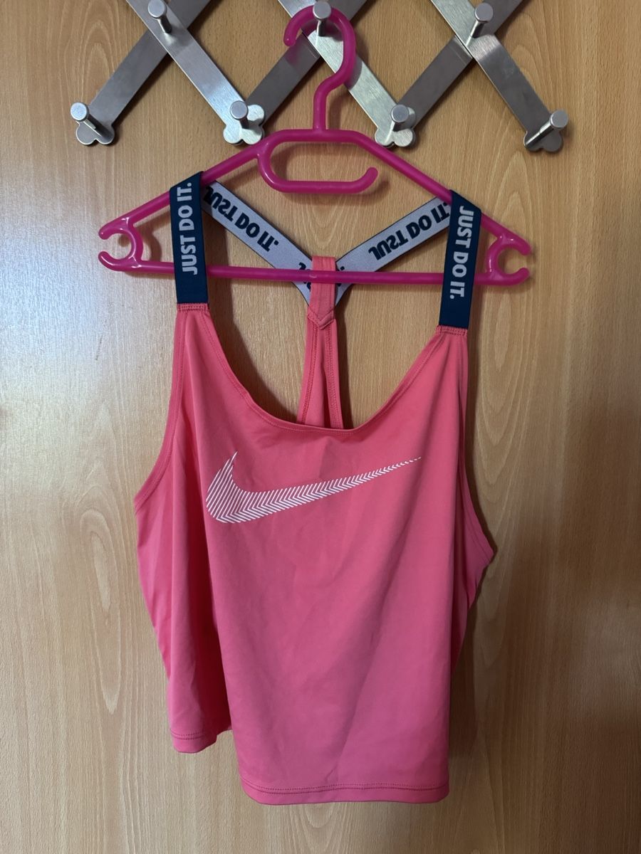 Nike Tops: Nike Damen Tanktop Grösse M – Neuf (Voir description) à Ins par maximal_30CHF