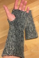 Pulswärmer mit Daumenloch - Dunkelblau / Grau / Weiss - NEU