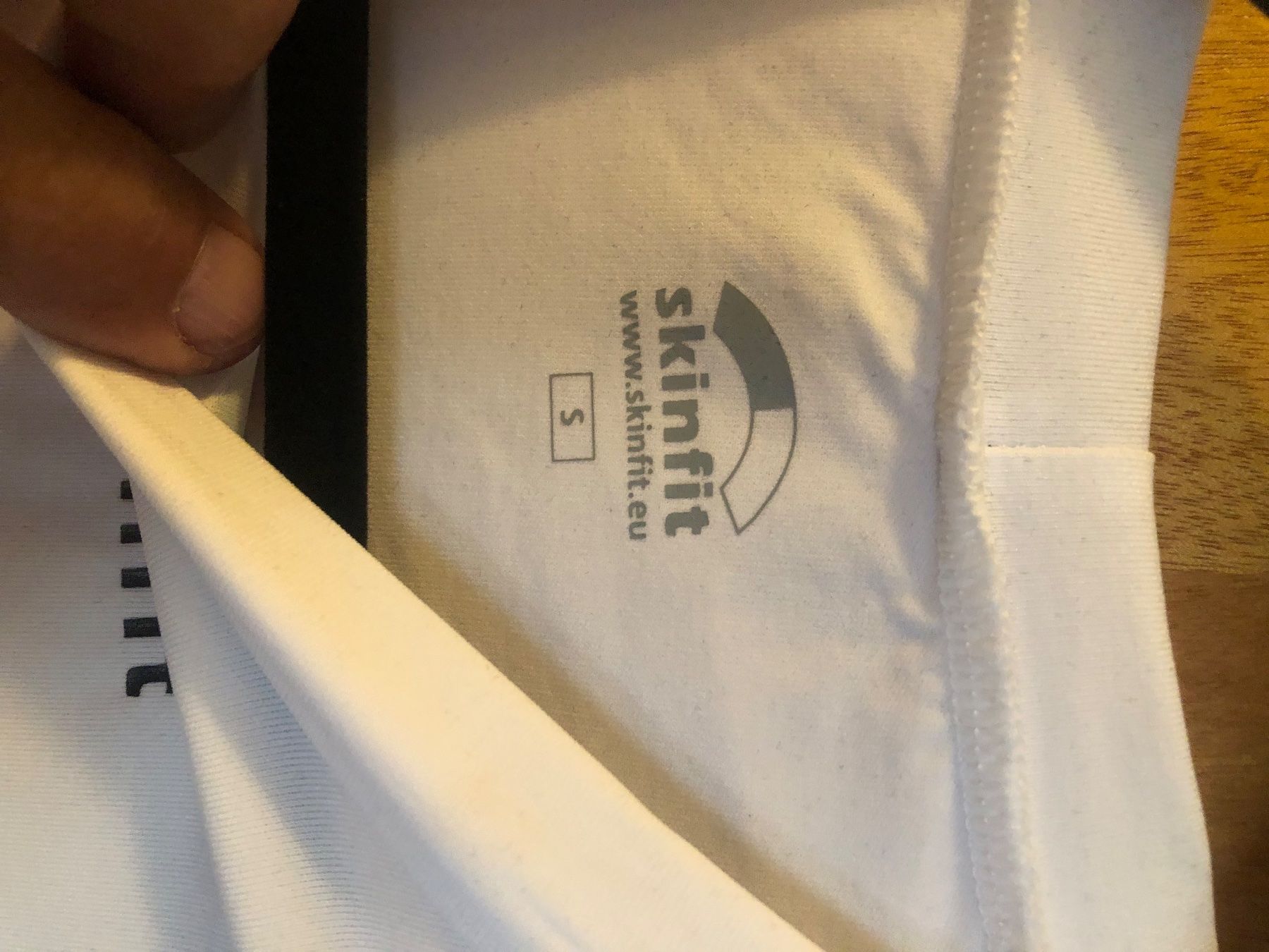 Skinfit T-shirt: Neues tshirt Triathlon weiss M Freizeit Training – Nuovo (secondo la descrizione) da steffisburg venduto da bea_jmr8 1