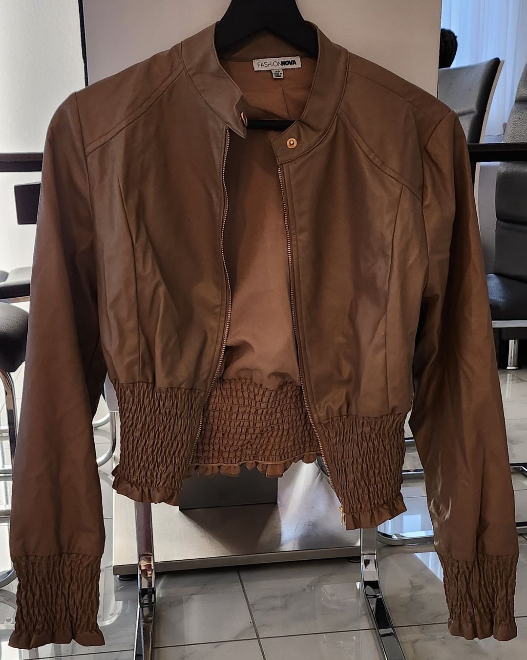 Jacken: Lederjacke – Gebraucht aus Mägenwil von Lea.SN