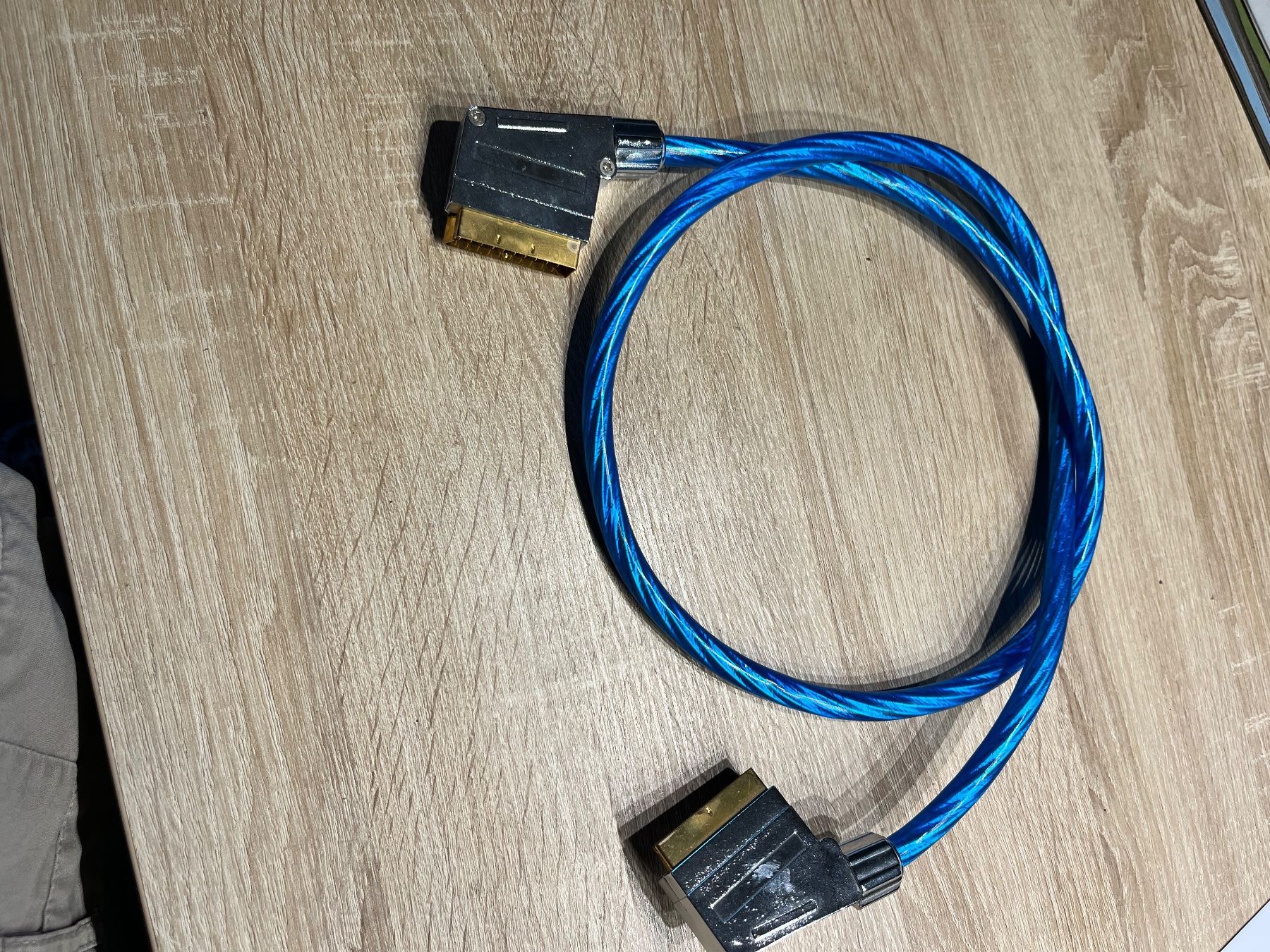 Câbles: Scart Kabel – D'occasion à Muttenz par Bhuebi