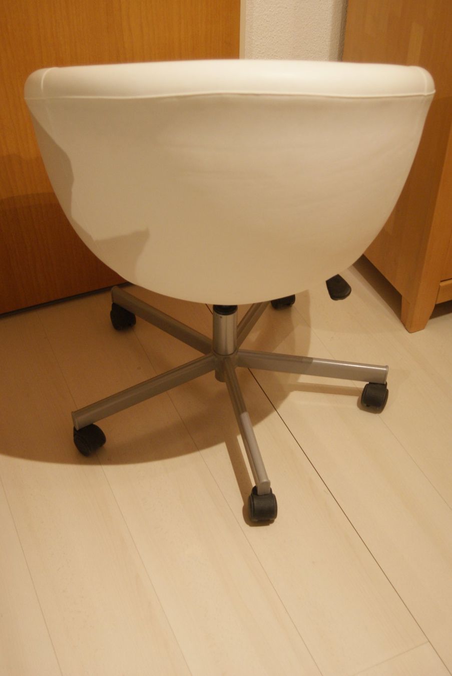 Ikea Poltrone: Drehsessel, Bürosessel weiss – Usato da Romanshorn venduto da dany610 1