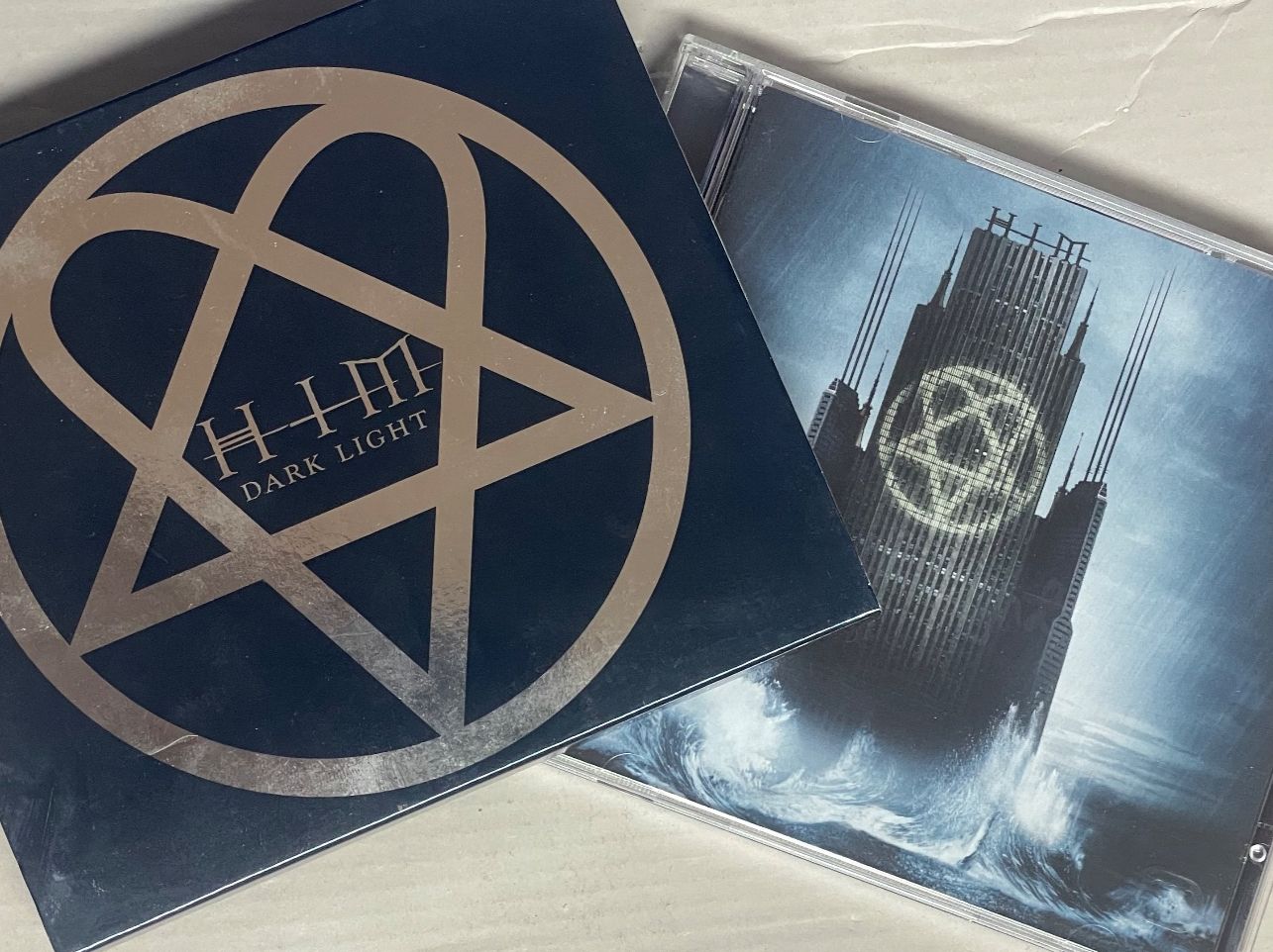CD: HIM-Dark Light CD-Alternative Gothic-Top Zustand – Usato da Muri b. Bern venduto da AdidasCollector 3
