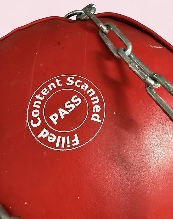 Sacs de frappe: Boxsack – D'occasion à Niederwangen BE par by_nisrin 2