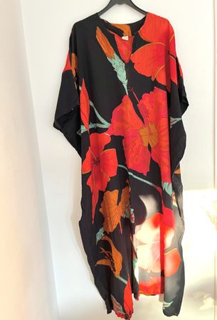 BUNTES BLUMEN-KAFTANKLEID Uni size