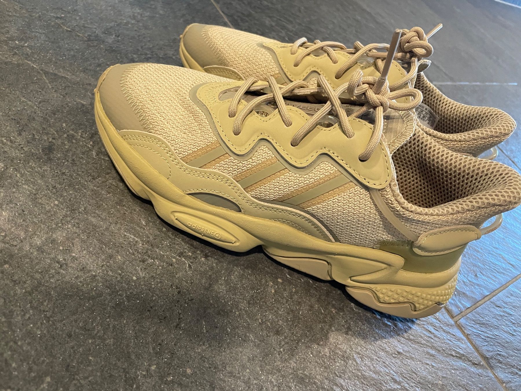 Adidas Scarpe da donna: Adidas Ozweego Sneakers – Nuovo (secondo la descrizione) da Schwerzenbach venduto da coccanella 1