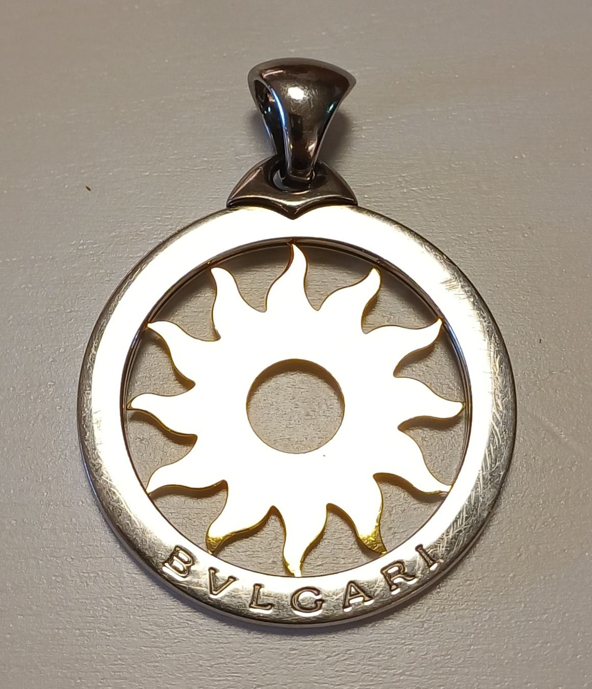 Bulgari Ciondoli: Pendentif Bvlgari soleil or 18k – Usato da Versoix venduto da Flipper3845