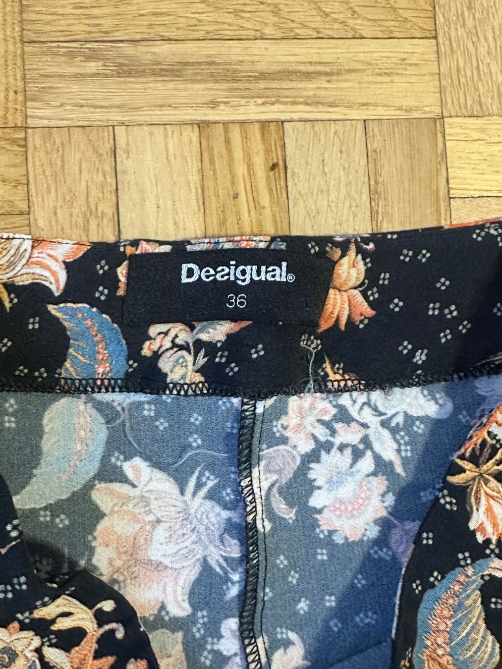 Luisa Cerano Röcke: Desigual Midi Rock – Neu (gemäss Beschreibung) aus Zürich von ong8 1