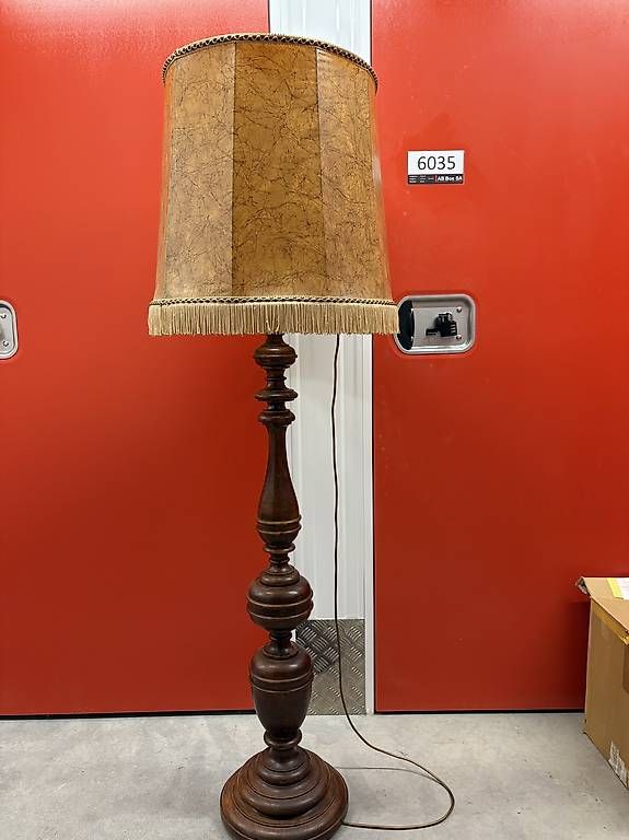 Lampade: Lampe sur pied vintage  – Usato da Aigle venduto da vzurcher73