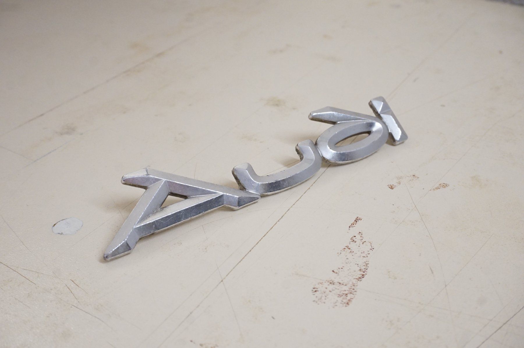 Audi Placchette & Badge: Badge AUDI 80 – Usato da Ependes VD venduto da Cartonabanane 1