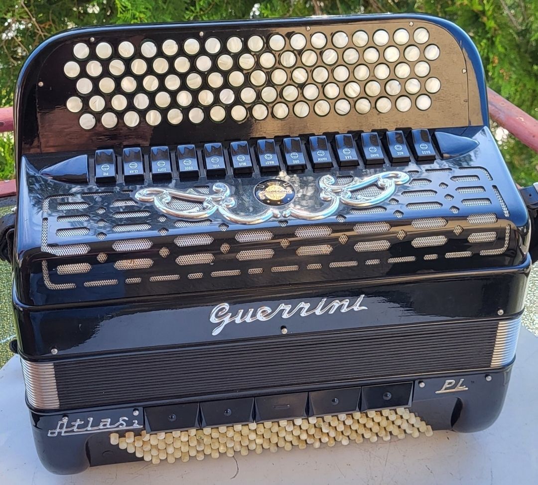 Strumenti musicali: Accordéon Guerrini 4 voix Itália – Usato da Penthalaz venduto da EvandroLuz 2