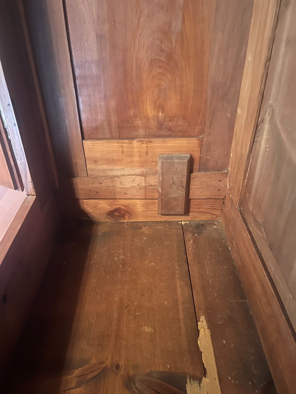 Armadi: Wunderschöner Massiver Holzschrank Chriesiholz – Usato da Zürich venduto da leia12 5