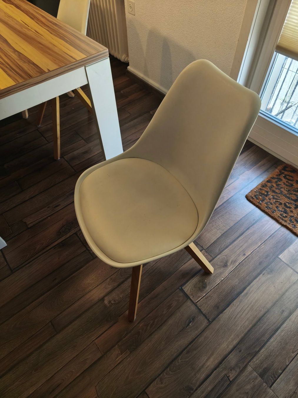 Set de table et chaises: Esstisch mit 6 Stühlen – D'occasion à Bülach par Returnfire 3