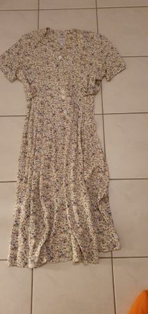 Sommerkleid mit Blumenmuster, Gr. 44, Top Zusta