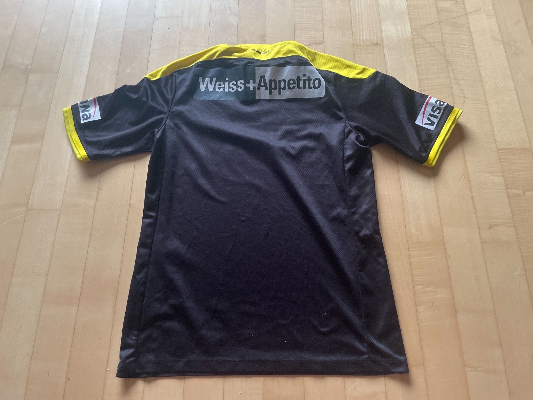 Young Boys Leibchen & Hosen: BSC Young Boys YB Trikot 2013/14 – Gebraucht aus Wallisellen von theadicts77 2
