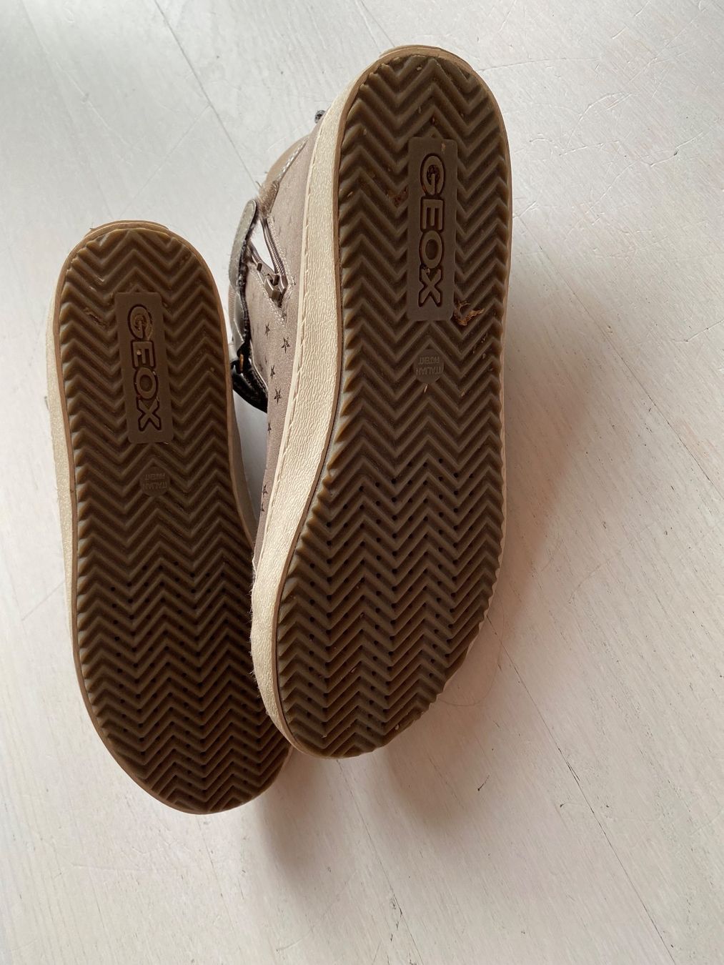 Geox Schuhe für Mädchen: Geox Sneaker Gr. 38 – Gebraucht aus Dinhard von SternZ 2