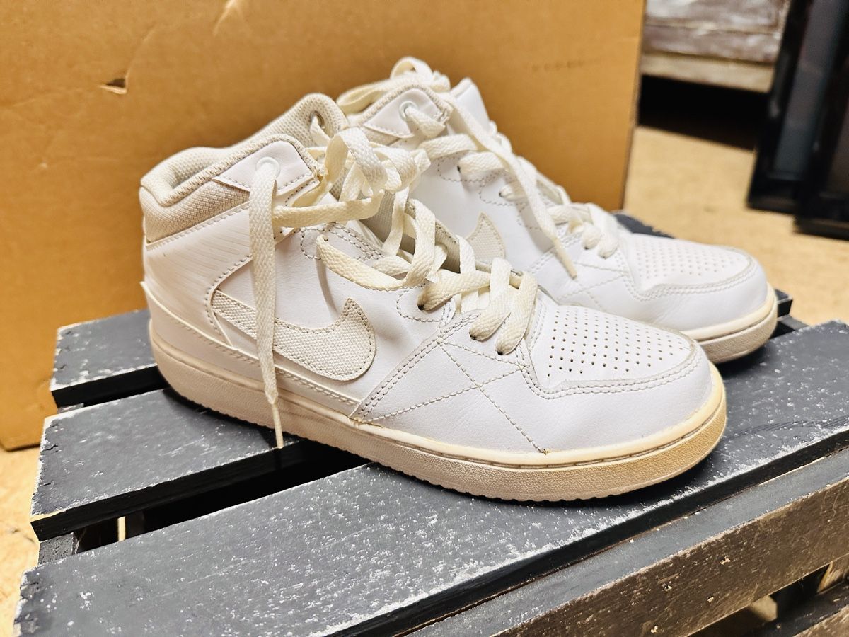 Nike Chaussures hommes: Nike Grösse 39 Weiss  – D'occasion à Hägendorf par tyl_kzs2 1