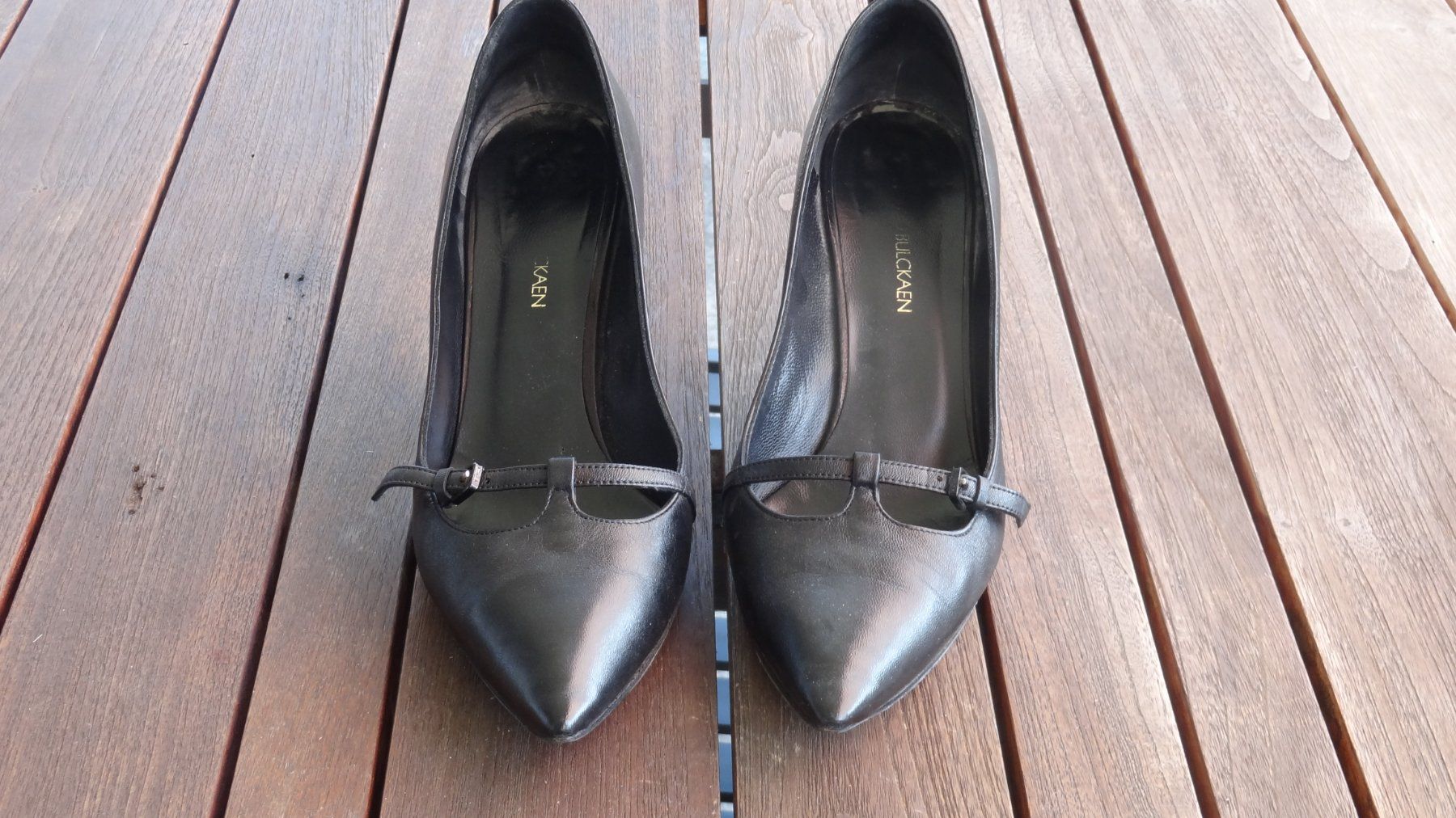 Scarpe da donna: Pumps schwarz, mit Riemchen – Usato da Erlenbach ZH venduto da November-Ergometer