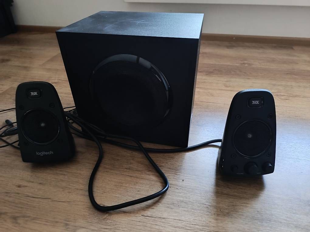 Logitech Haut-parleurs: Logitech Z623 2.1 PC Lautsprecher – D'occasion à Mollis par GordoCojones