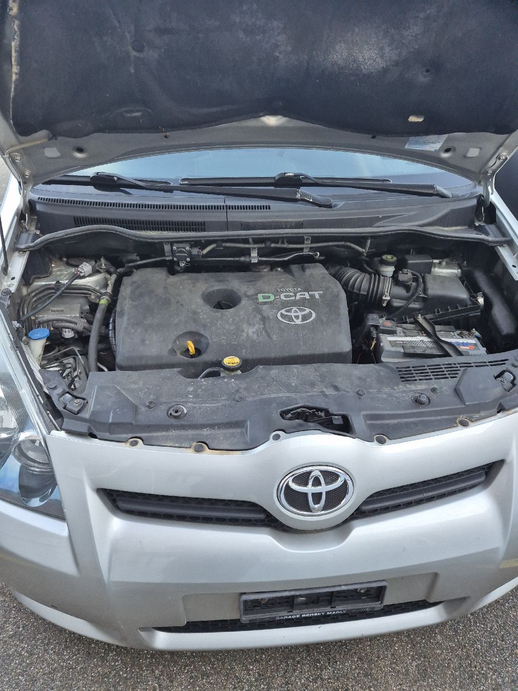 Toyota Automobili: toyota corolla verso 2.2 pour export – Difettoso da La Neuveville venduto da ewa_b2h6 3