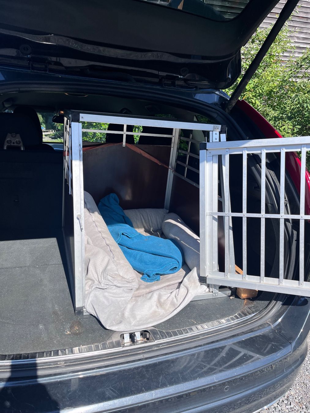 Gabbie, trasporto & Sicurezza: Hundebox Trapezform (Setter geeignet) – Usato da Hitzkirch venduto da griesis129