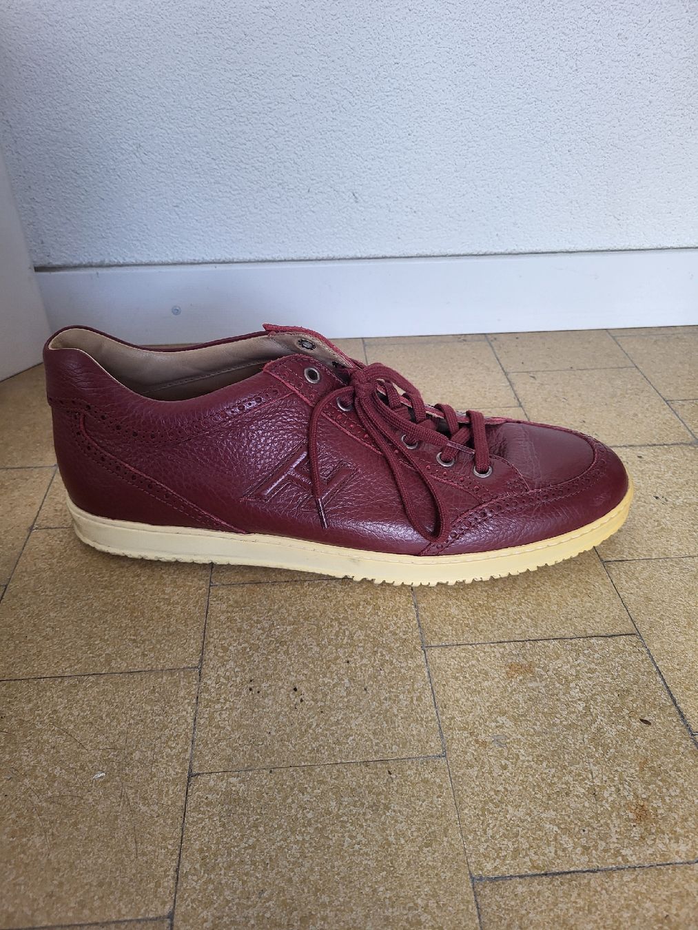 Hogan Scarpe da uomo: Hogan Sneakers – Usato da Zweisimmen venduto da Adorable 1