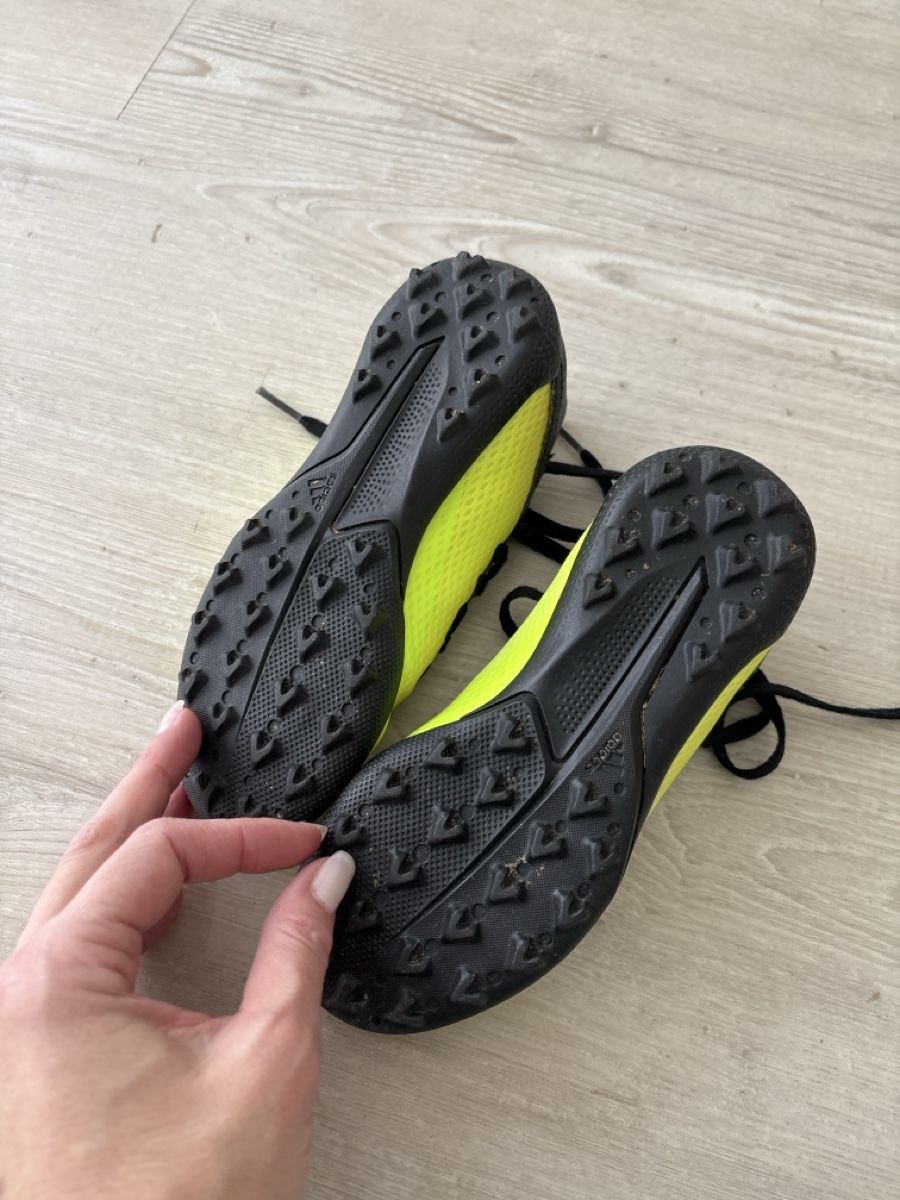 Adidas Schuhe für Jungen: Fussballschuhe Kind – Gebraucht aus therwil von ayumi991 1