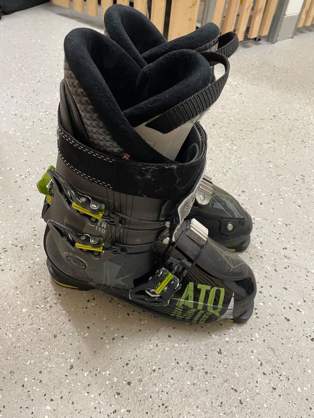 Atomic Chaussures hommes: Ski Boots Atomic Waymaker 110 Size 28.28.5 – D'occasion à Zug par NikosKoukos 2