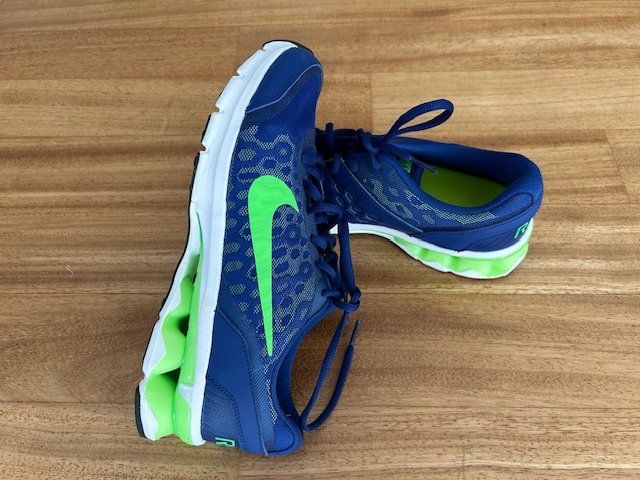 Nike Scarpe da uomo: Neue Nike Sneaker Herren, Grösse 42 – Nuovo (secondo la descrizione) da Schwerzenbach venduto da espoire 2