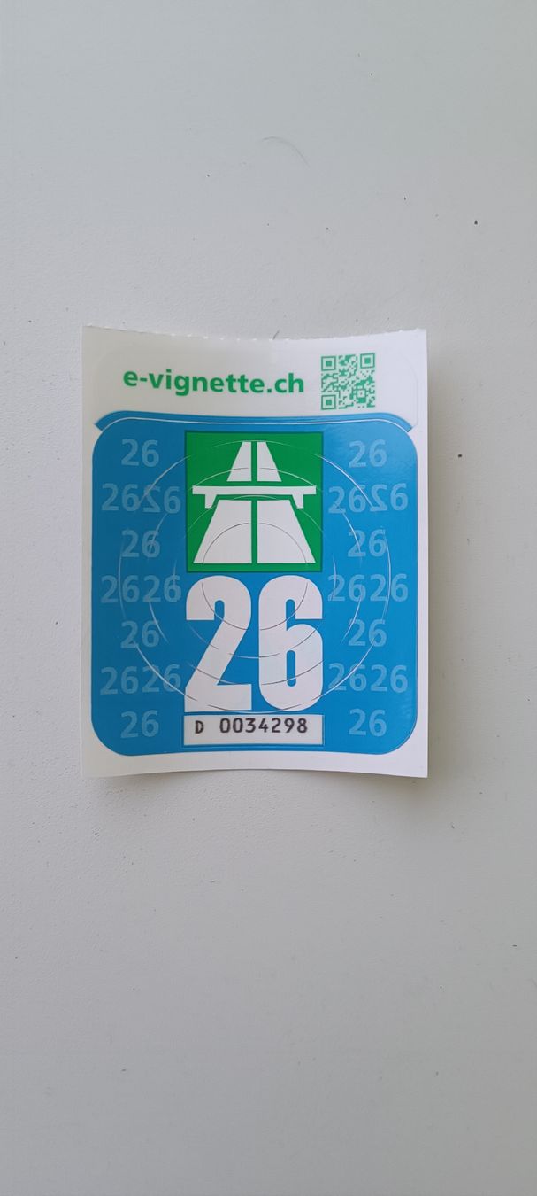 Vignette autostradali: Original Schweizer Autobahnvignette 2026 Unbenutzt & Neu – Nuovo e nell'imballaggio originale da Zürich venduto da Sherin