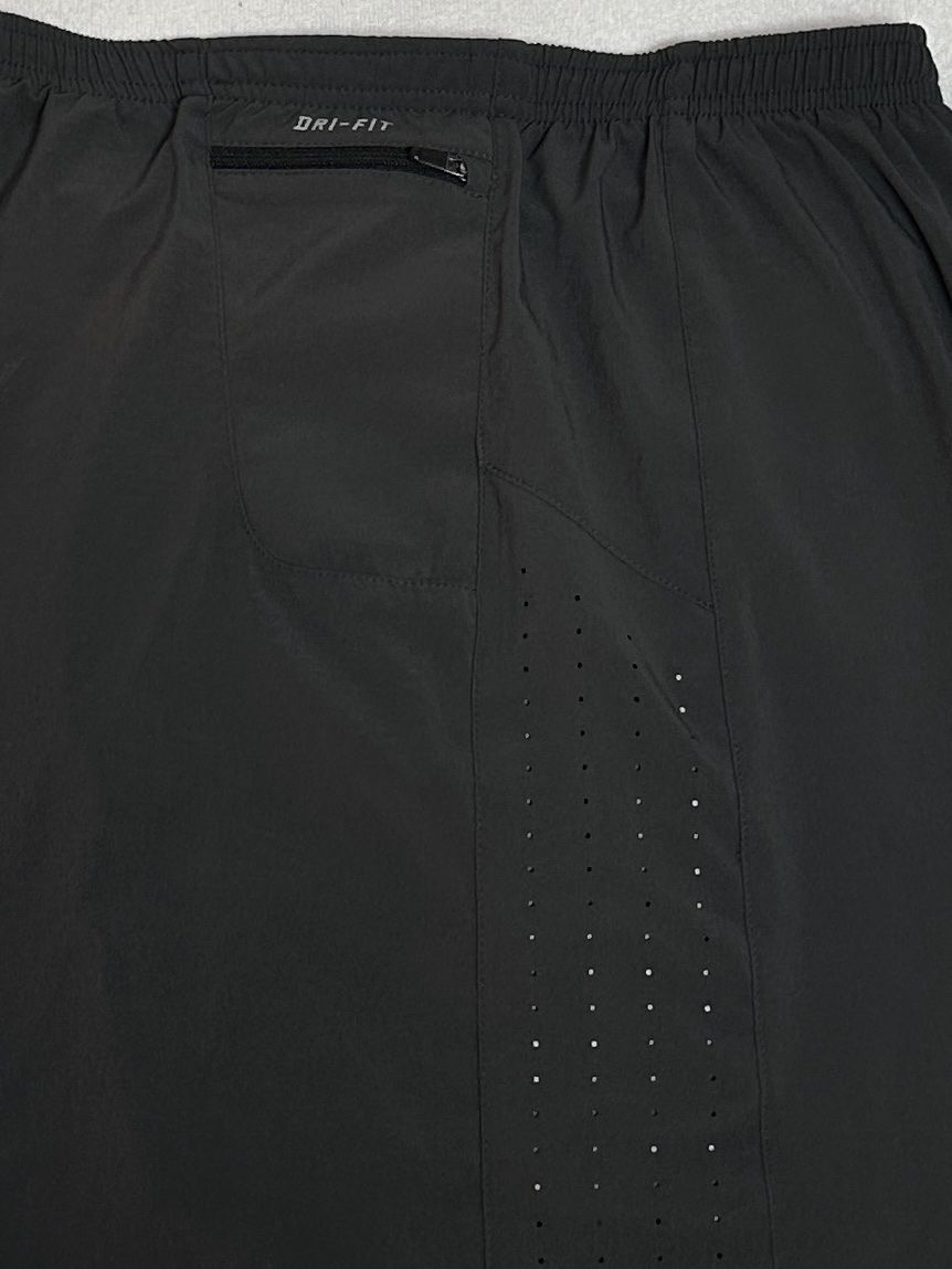 Nike Pantaloni: Nike kurze Hose G L – Usato da Maienfeld venduto da tobeyl2020 4