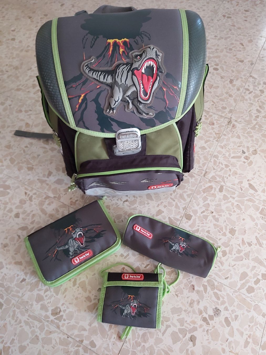 Step by Step Borse & Zaini: Schulrucksack/ Schulranzen/Sac d'école – Usato da Boveresse venduto da Marie-22
