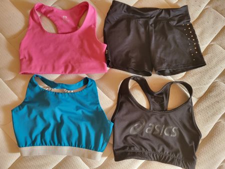 Lot vêtements sport filles  taille S 146-159 cm 12 ans