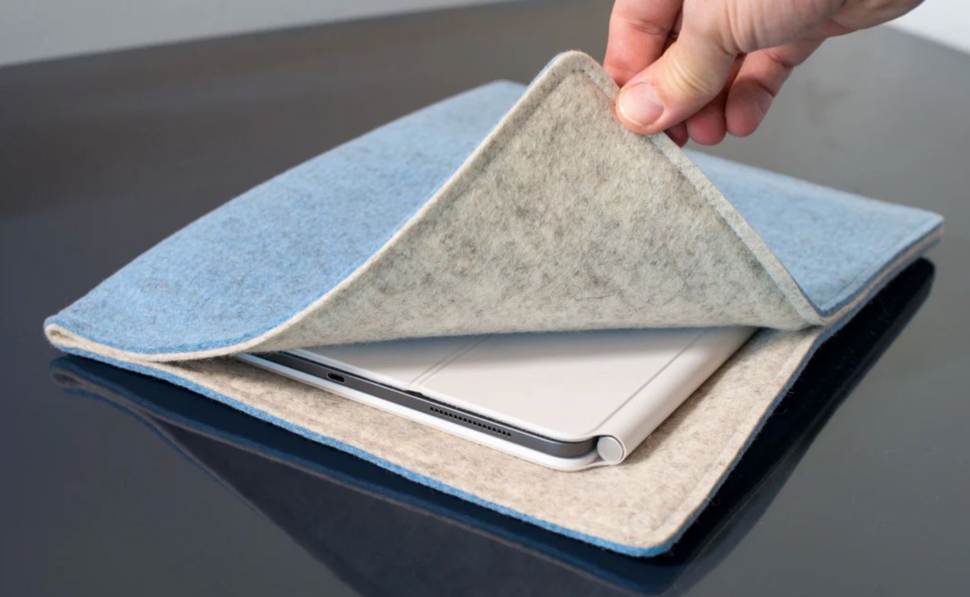 Covers & Borse: iPad Hülle "magic sleeve" - summer blue heather (12.9") – Usato da Zürich venduto da vesieber 4