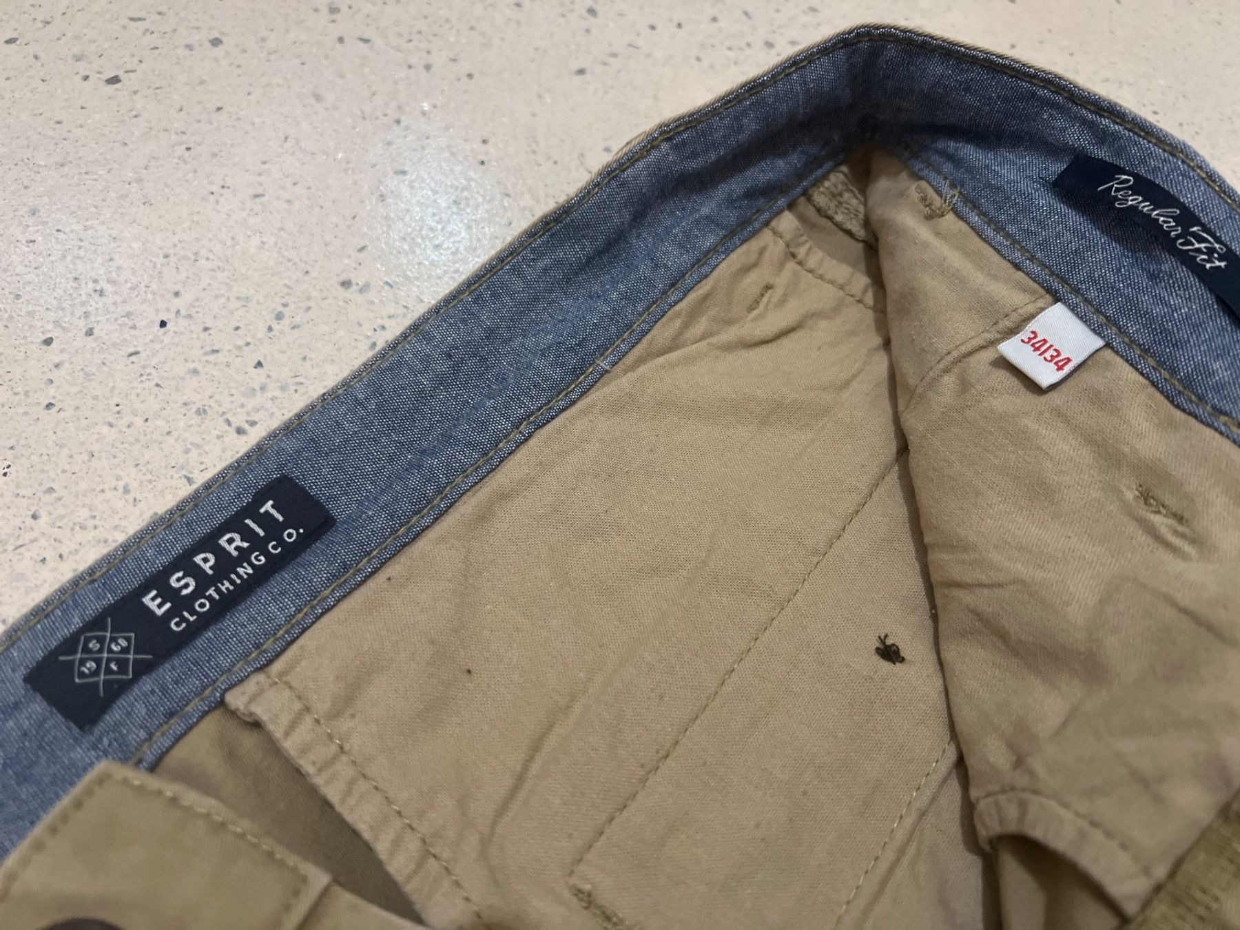 Esprit Pantaloni: Hose von Esprite Regular Fit Gr 34/34 – Usato da Alpnach Dorf venduto da MiKoMarkt 3
