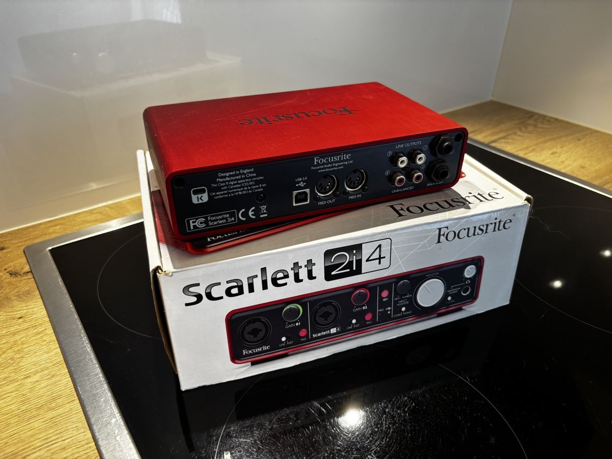 Focusrite Equipement studio: Scarlett 2i4 Audio interface – D'occasion à Oberengstringen par Djuk.95 2