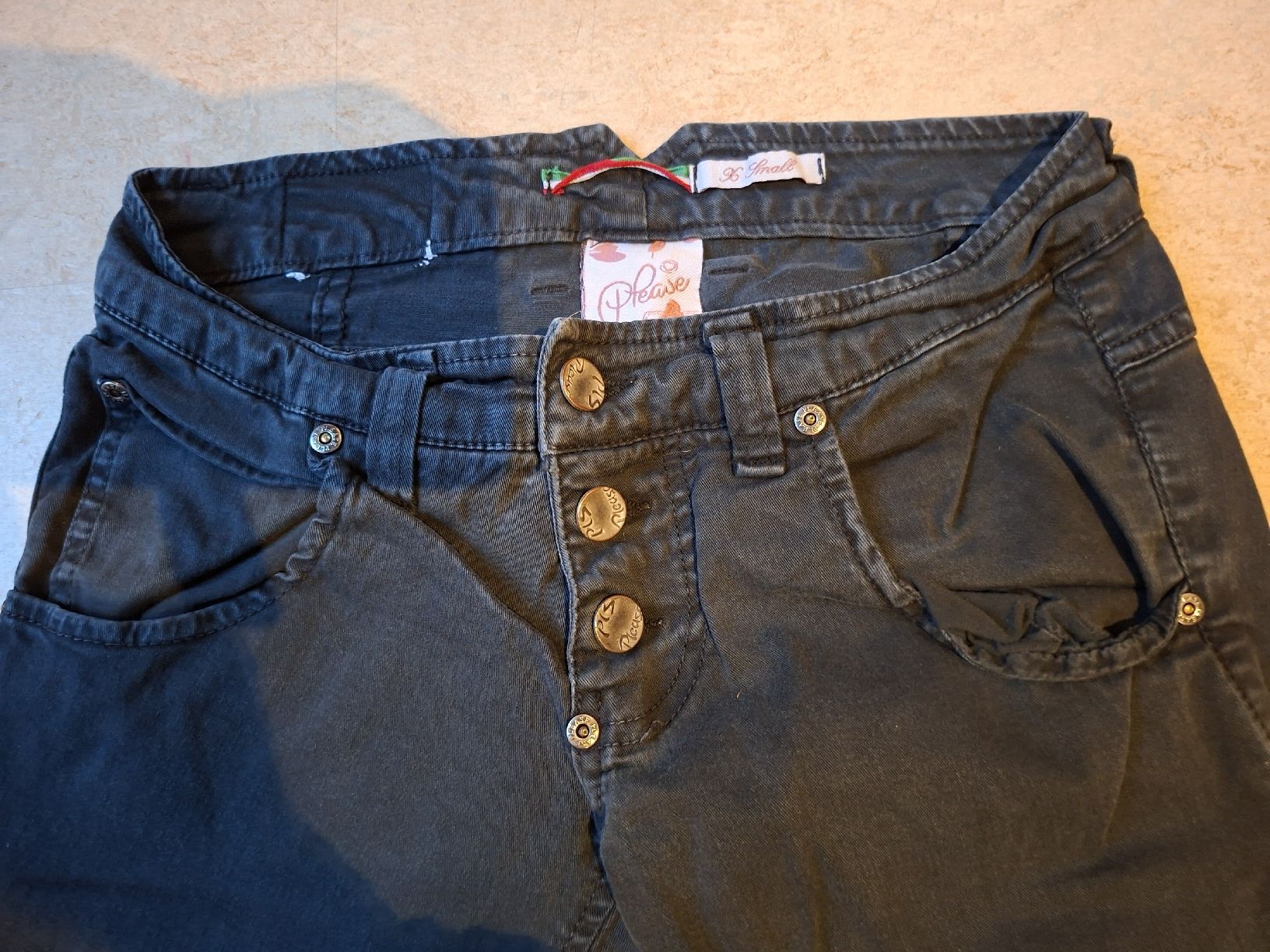 Please Jeans Jeans: Please Jeans, schwarz Gr. XS – Usato da Klingnau venduto da vollmond36 2