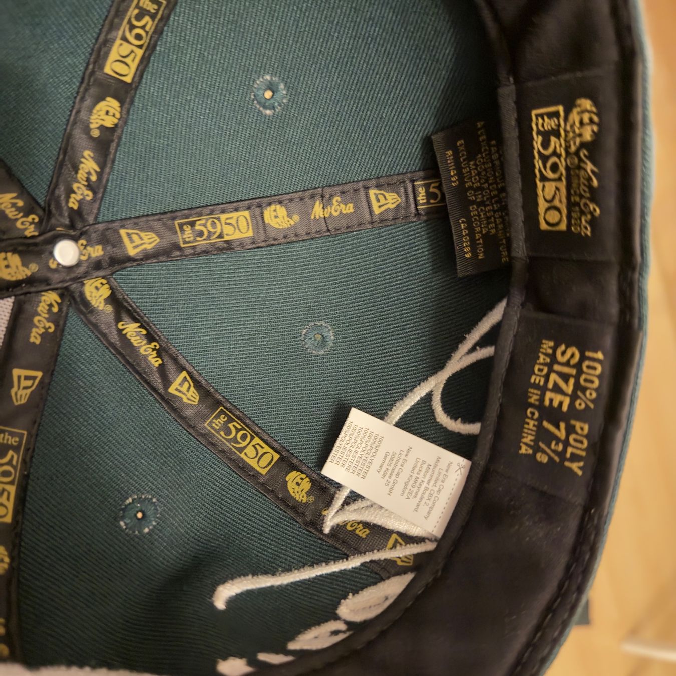 New Era Hüte, Mützen & Caps: Dunkelgrüne New Era Side Script Low Profile 59FIFTY Fitted – Gebraucht aus Müllheim Dorf von nor_j6kd 4