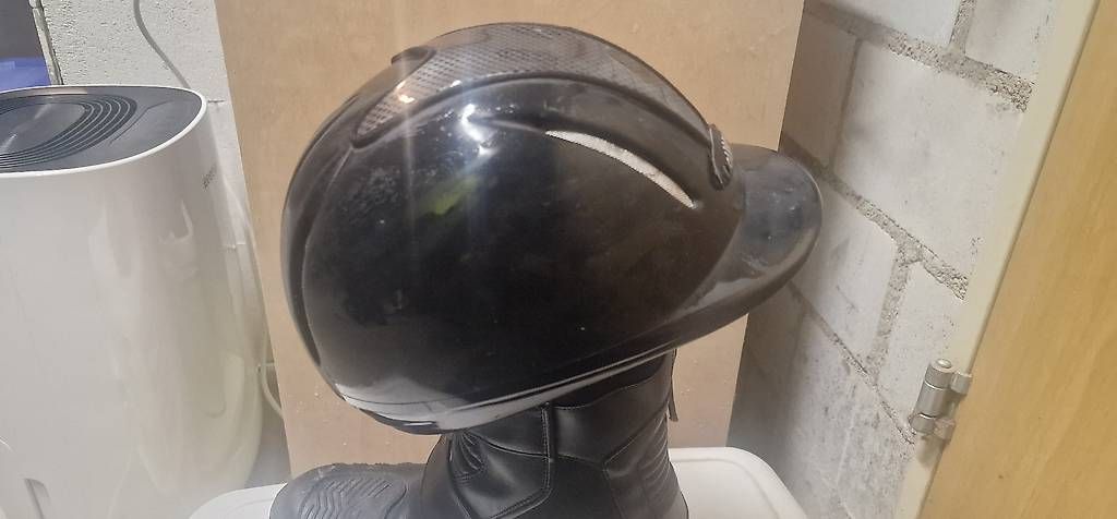 Helme: Reithelm – Gebraucht aus Nunningen von south-islander 4