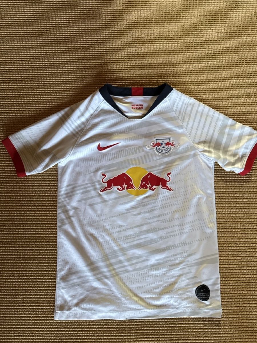 Nike Scarpe, pantaloni & magliette da ginnastica: Red Bull Leipzig Shirt – Usato da Hütten venduto da CaFeLe