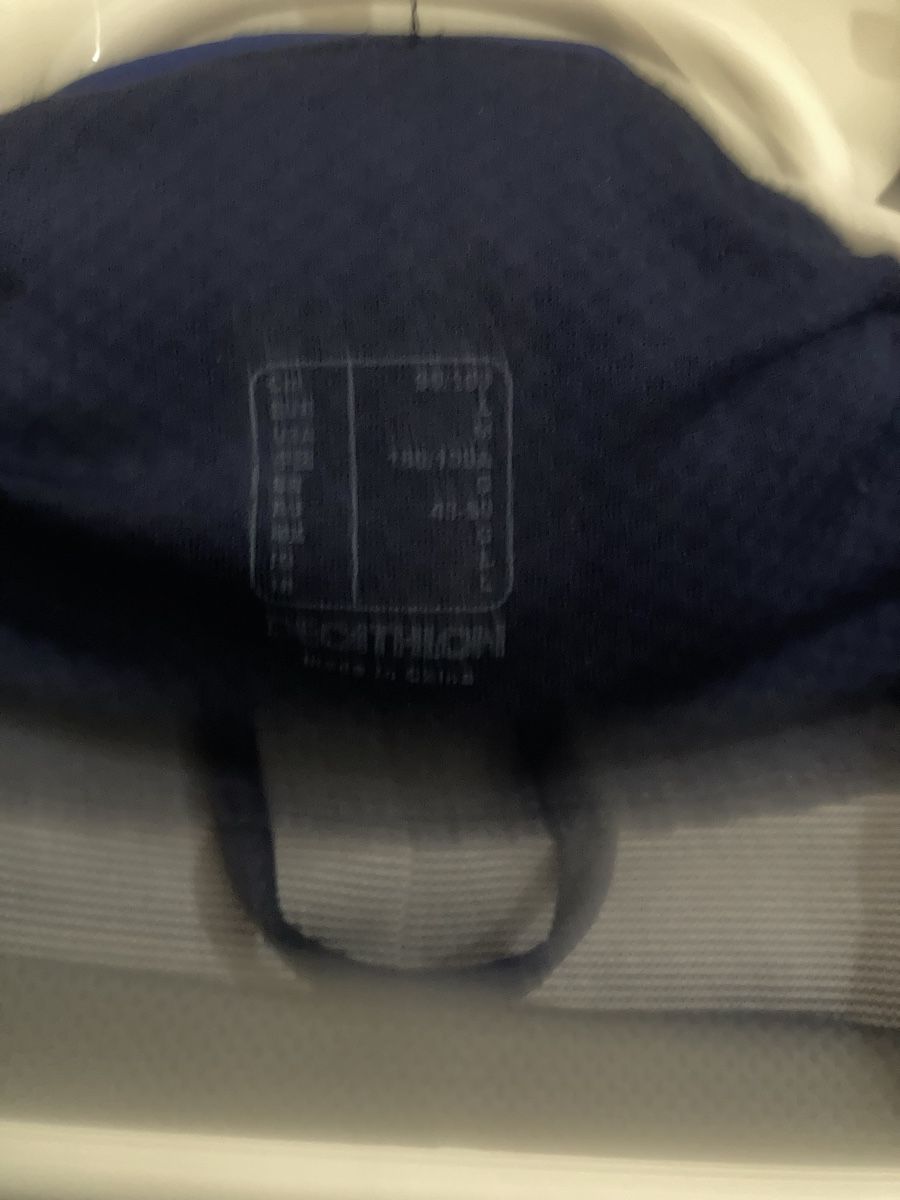 Decathlon Vestes: Veste running – Neuf (Voir description) à Fleurier par Chadow7080 2