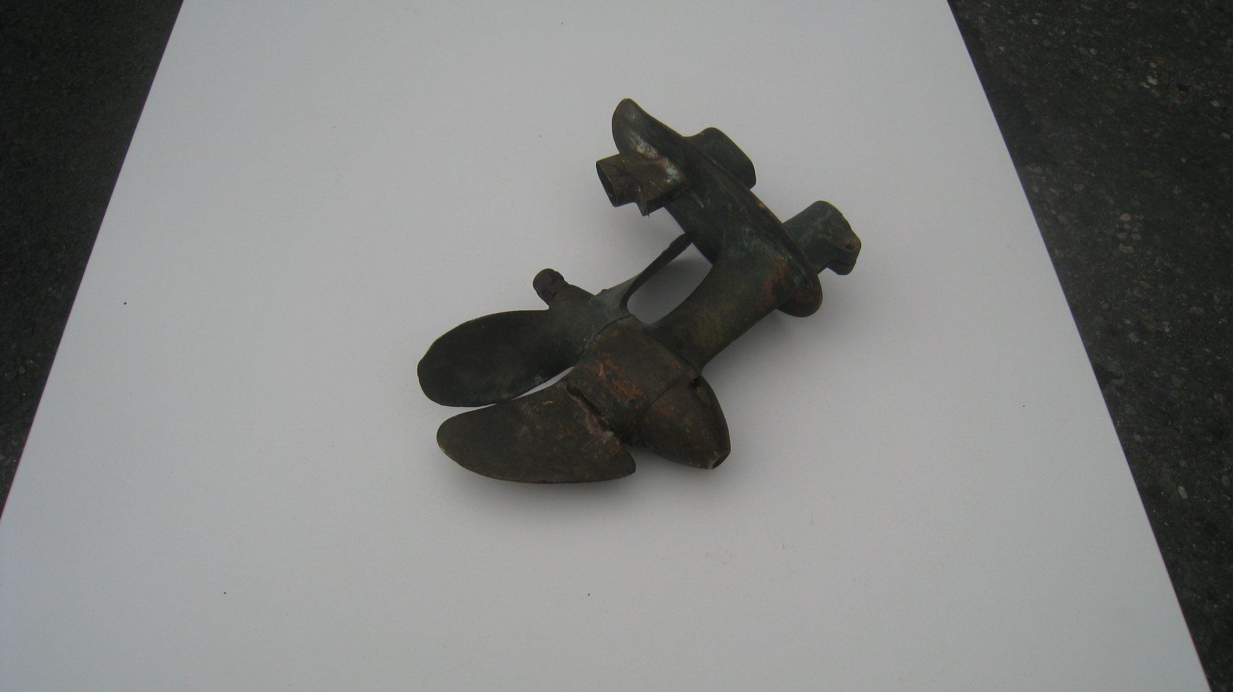 Barche: Antiker Schiffspropeller aus Bronze / Messing mit Halterung – Usato da Fisibach venduto da sut_88cc